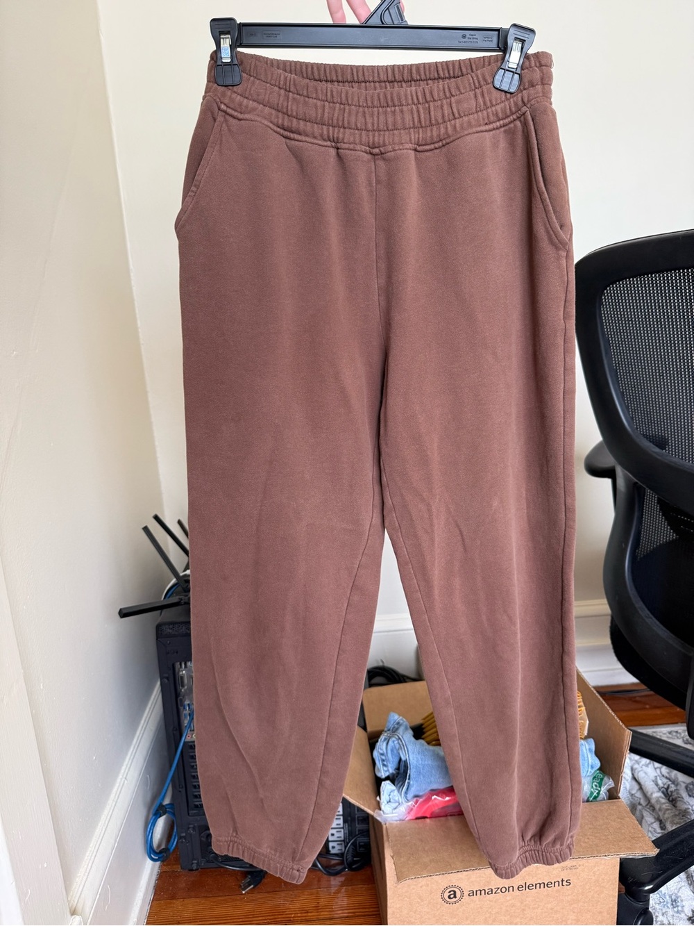 American Eagle women’s jogger sweatpants / small / brown